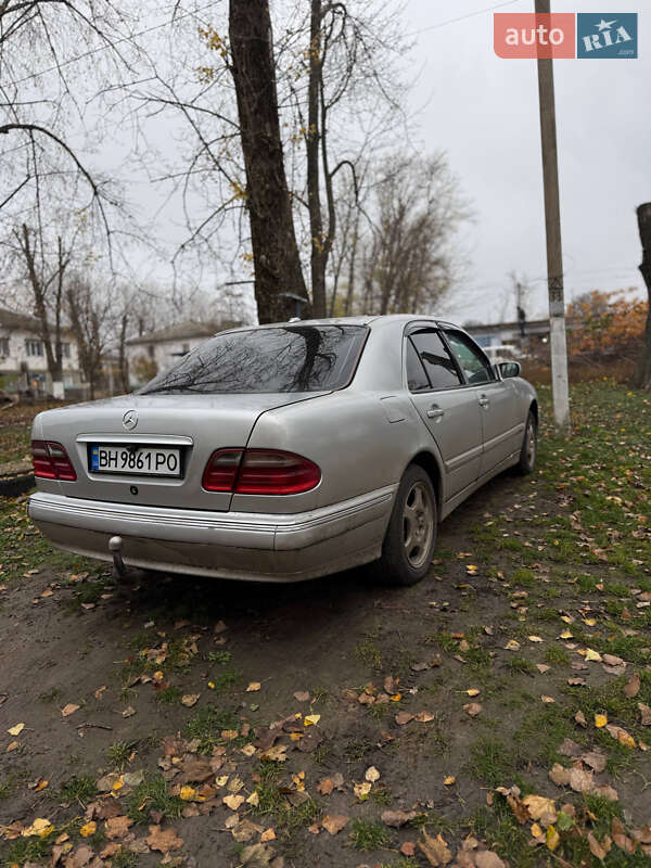 Седан Mercedes-Benz E-Class 2001 в Одессе
