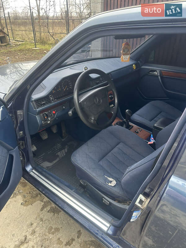 Седан Mercedes-Benz E-Class 1995 в Тячеве фото 5 Седан Mercedes-Benz E-Class 1995 в Тячеве