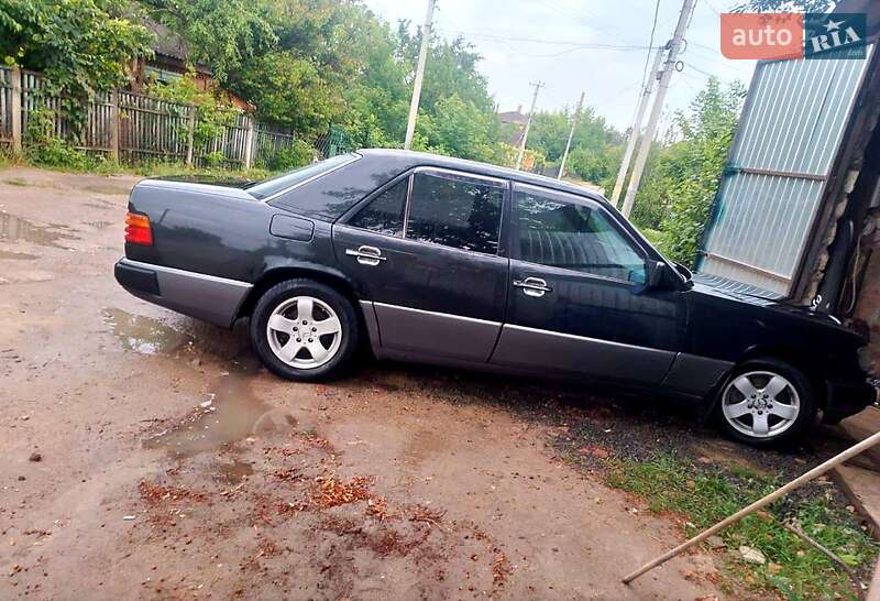 Седан Mercedes-Benz E-Class 1993 в Одессе фото 3 Седан Mercedes-Benz E-Class 1993 в Одессе