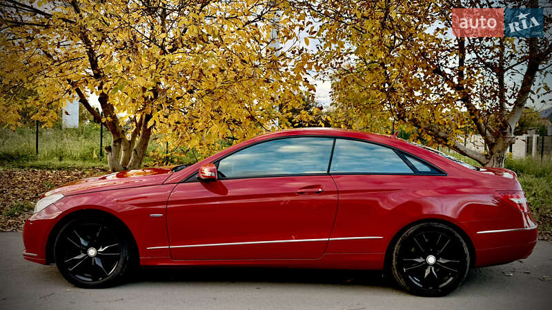 Купе Mercedes-Benz E-Class 2011 в Ужгороді фото 7 Купе Mercedes-Benz E-Class 2011 в Ужгороді