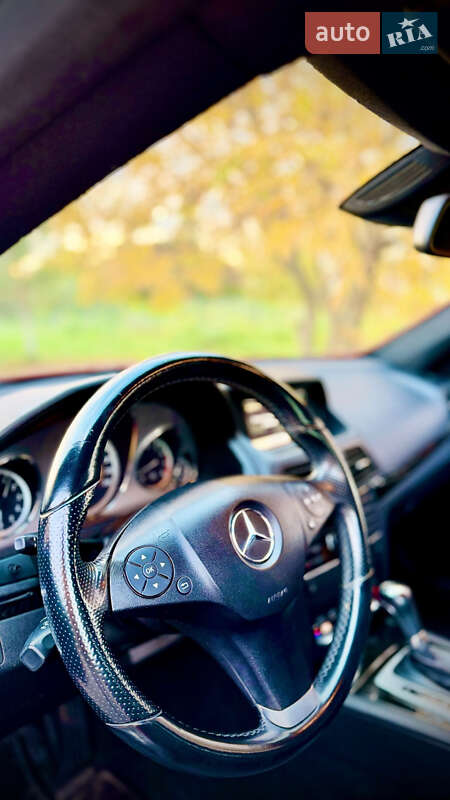 Купе Mercedes-Benz E-Class 2011 в Ужгороді фото 26 Купе Mercedes-Benz E-Class 2011 в Ужгороді