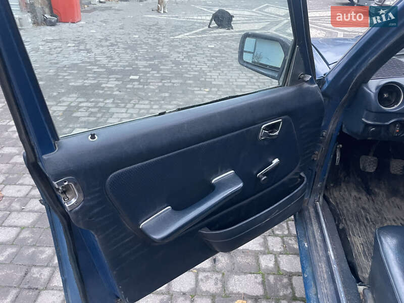 Седан Mercedes-Benz E-Class 1983 в Черновцах