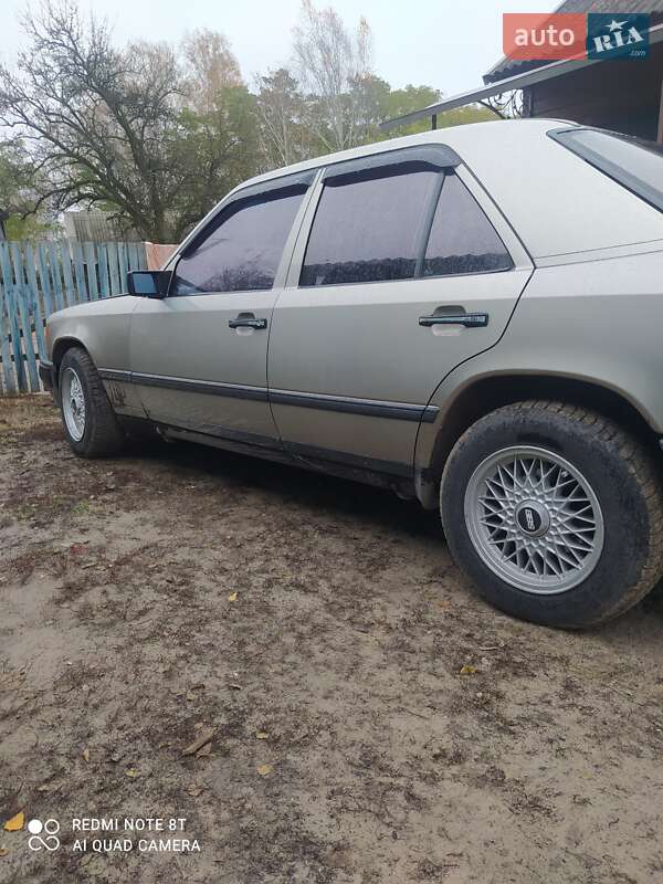 Седан Mercedes-Benz E-Class 1989 в Ровно фото 6 Седан Mercedes-Benz E-Class 1989 в Ровно