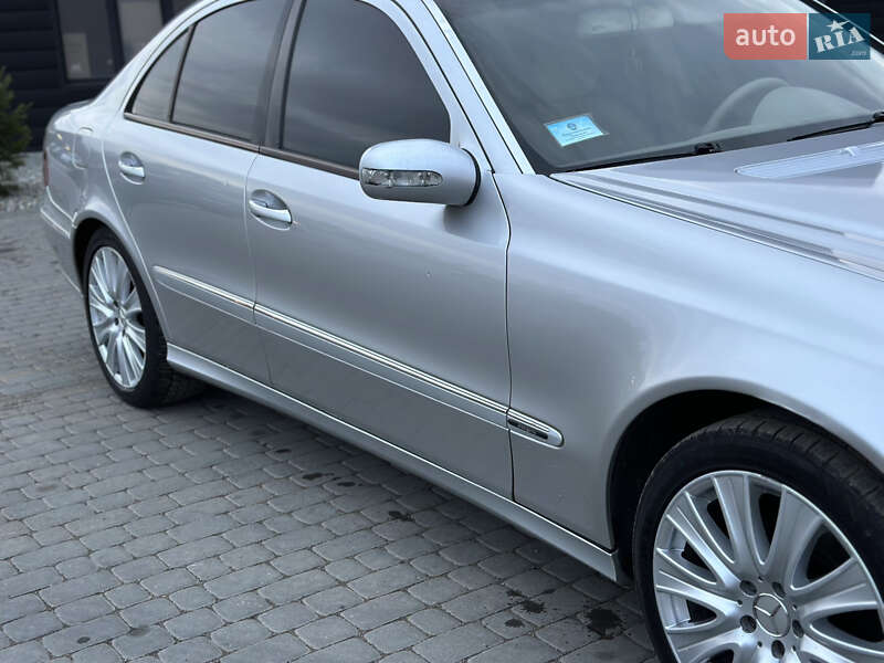 Седан Mercedes-Benz E-Class 2003 в Снятине