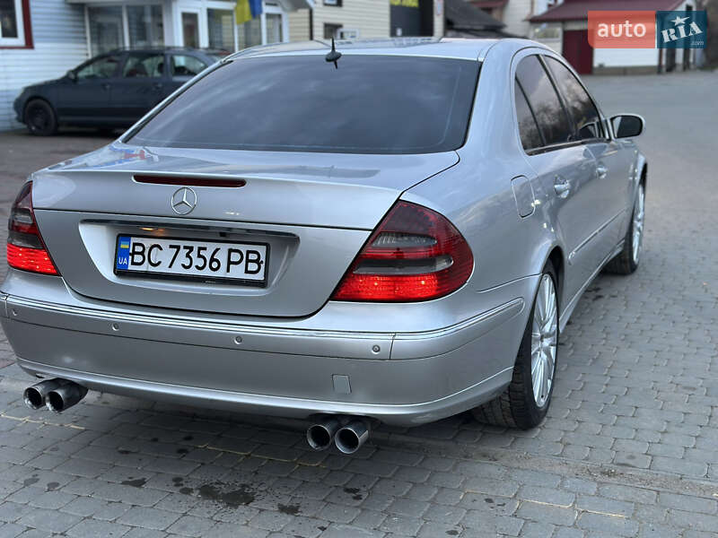 Седан Mercedes-Benz E-Class 2003 в Снятине