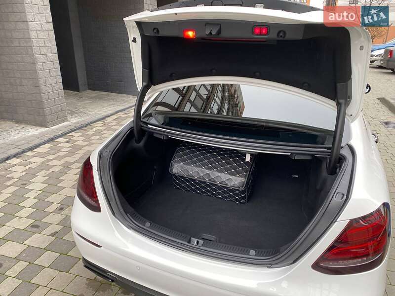 Седан Mercedes-Benz E-Class 2018 в Івано-Франківську