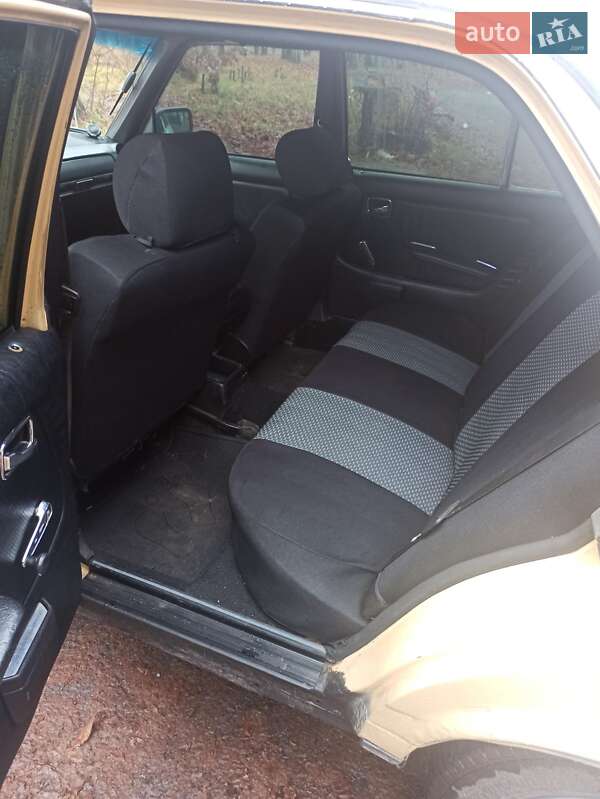 Седан Mercedes-Benz E-Class 1984 в Глухове