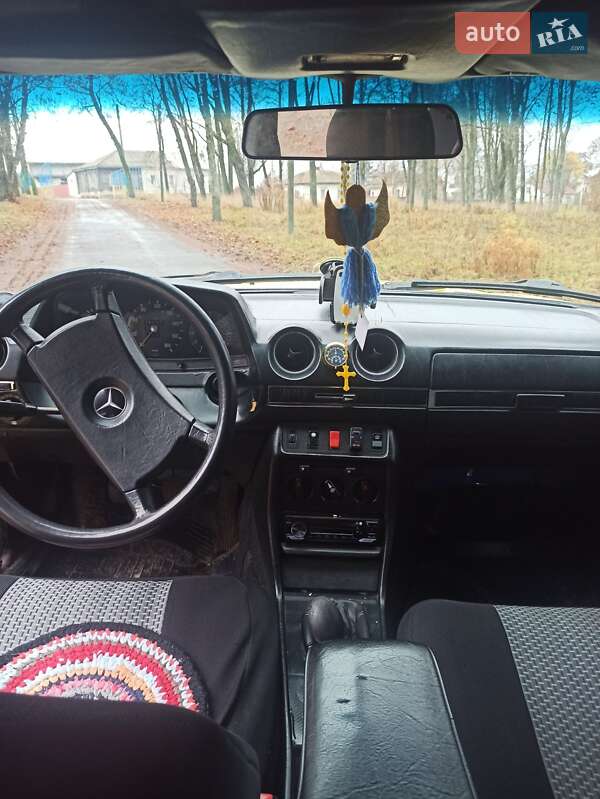 Седан Mercedes-Benz E-Class 1984 в Глухове