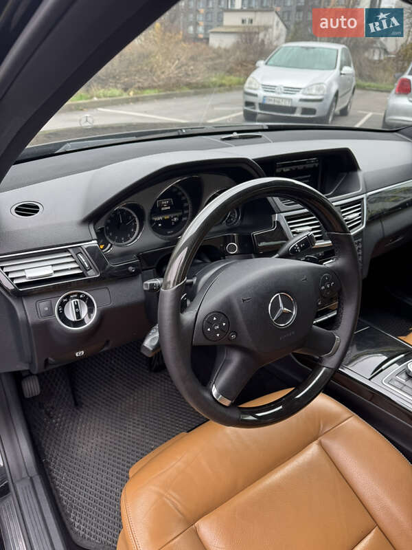Седан Mercedes-Benz E-Class 2012 в Києві фото 27 Седан Mercedes-Benz E-Class 2012 в Києві
