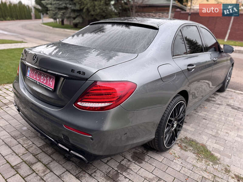 Седан Mercedes-Benz E-Class 2018 в Києві