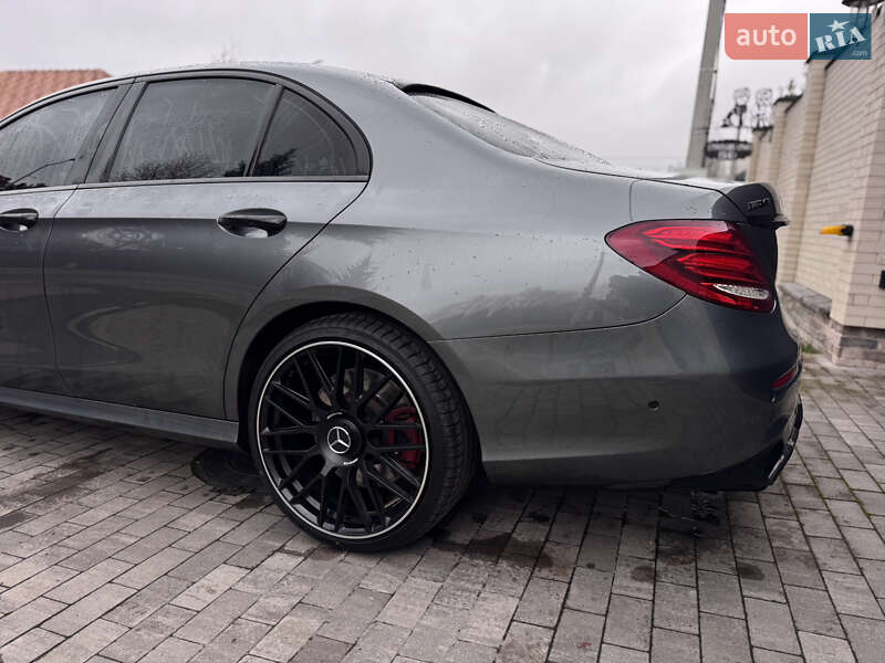 Седан Mercedes-Benz E-Class 2018 в Києві