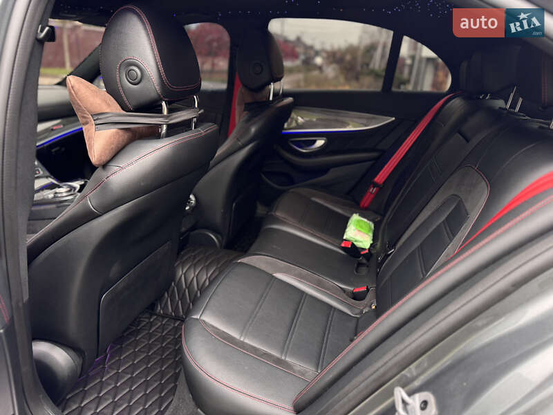 Седан Mercedes-Benz E-Class 2018 в Києві