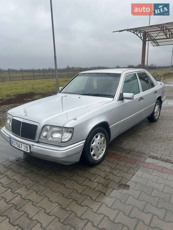 Mercedes-Benz E-Class 1994 Mercedes-Benz E-Class 1994