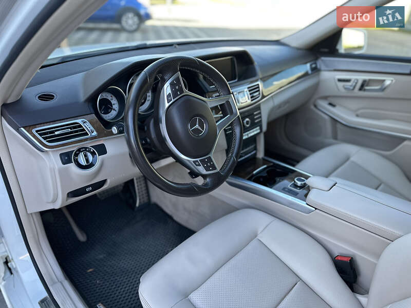 Седан Mercedes-Benz E-Class 2015 в Стрые фото 25 Седан Mercedes-Benz E-Class 2015 в Стрые