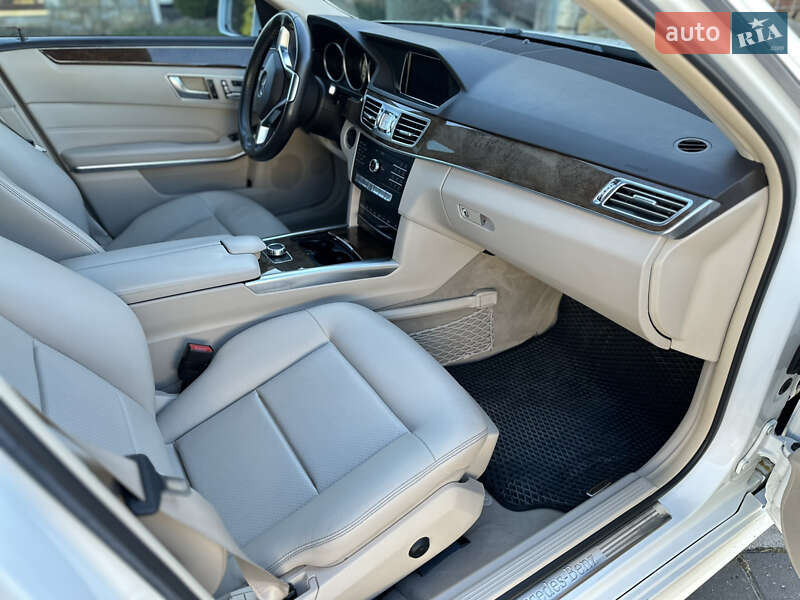 Седан Mercedes-Benz E-Class 2015 в Стрые фото 32 Седан Mercedes-Benz E-Class 2015 в Стрые