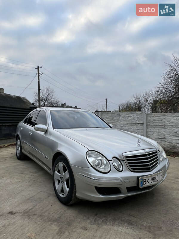 Седан Mercedes-Benz E-Class 2003 в Рівному фото Седан Mercedes-Benz E-Class 2003 в Рівному