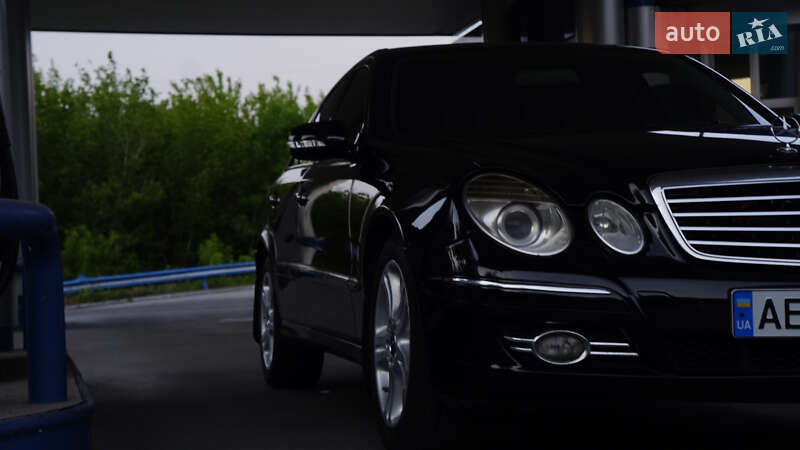 Седан Mercedes-Benz E-Class 2008 в Дніпрі