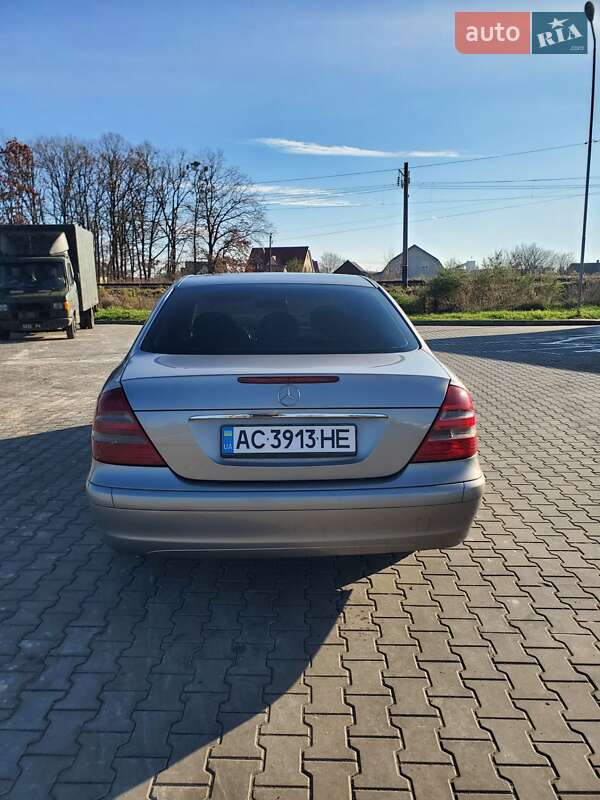 Седан Mercedes-Benz E-Class 2004 в Луцке