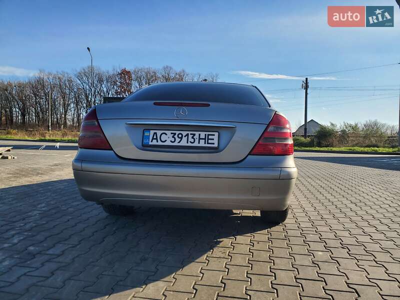 Седан Mercedes-Benz E-Class 2004 в Луцке
