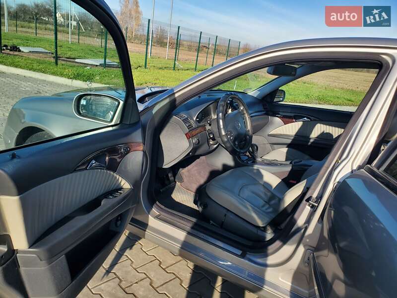 Седан Mercedes-Benz E-Class 2004 в Луцке