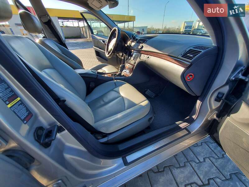 Седан Mercedes-Benz E-Class 2004 в Луцке