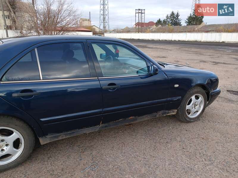 Седан Mercedes-Benz E-Class 1995 в Подільську