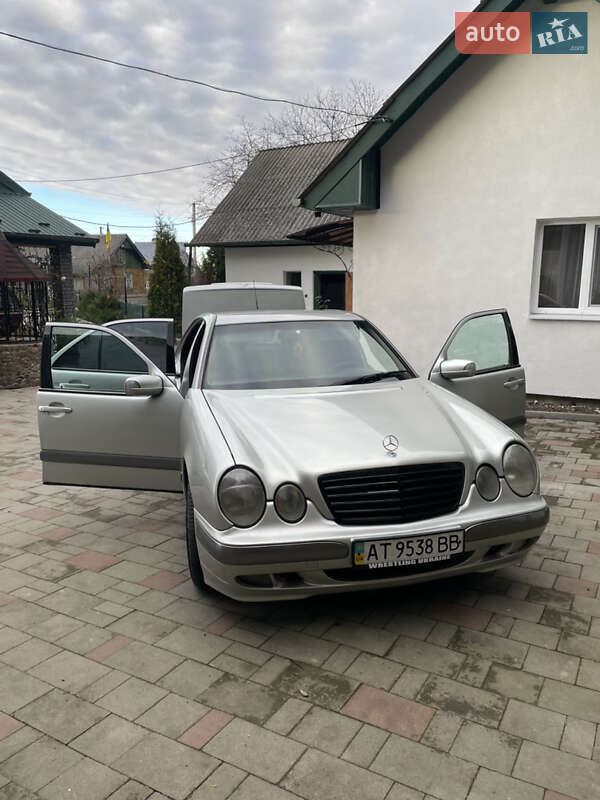 Седан Mercedes-Benz E-Class 2000 в Долині