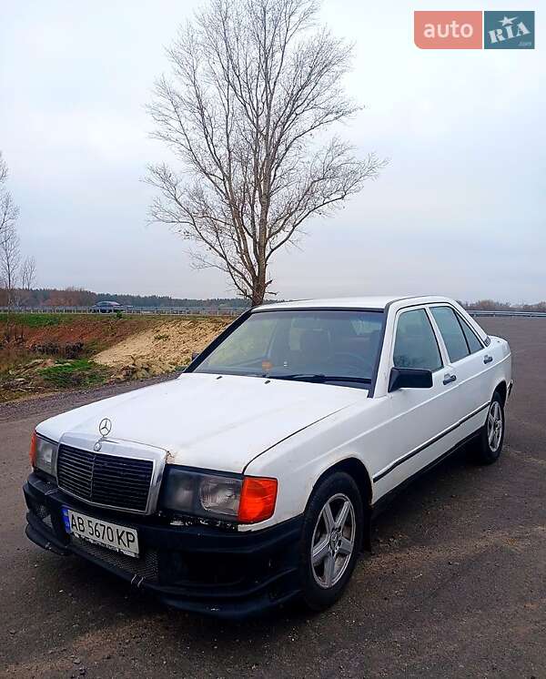Седан Mercedes-Benz E-Class 1986 в Балаклії фото 4 Седан Mercedes-Benz E-Class 1986 в Балаклії