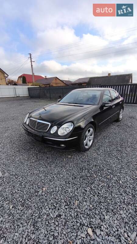 Седан Mercedes-Benz E-Class 2006 в Рокитном
