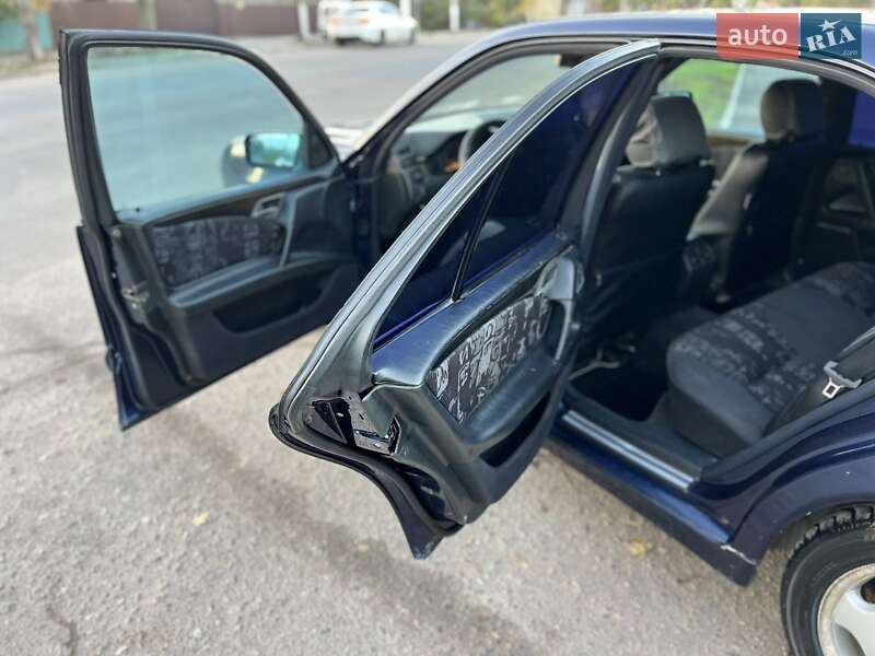 Седан Mercedes-Benz E-Class 1996 в Ізмаїлі фото 4 Седан Mercedes-Benz E-Class 1996 в Ізмаїлі