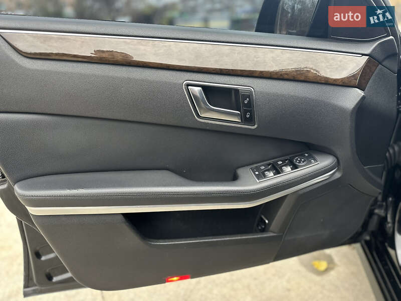 Седан Mercedes-Benz E-Class 2012 в Миколаєві