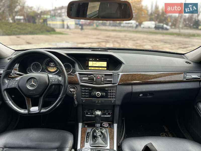 Седан Mercedes-Benz E-Class 2012 в Миколаєві