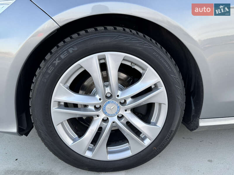 Седан Mercedes-Benz E-Class 2010 в Киеве фото 10 Седан Mercedes-Benz E-Class 2010 в Киеве