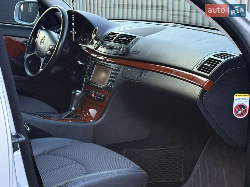Седан Mercedes-Benz E-Class 2007 в Львові фото 46 Седан Mercedes-Benz E-Class 2007 в Львові