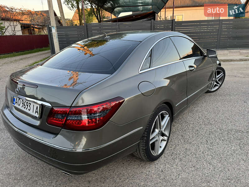 Купе Mercedes-Benz E-Class 2011 в Тячеві