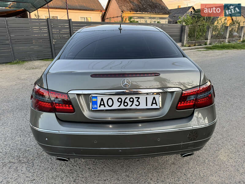 Купе Mercedes-Benz E-Class 2011 в Тячеві