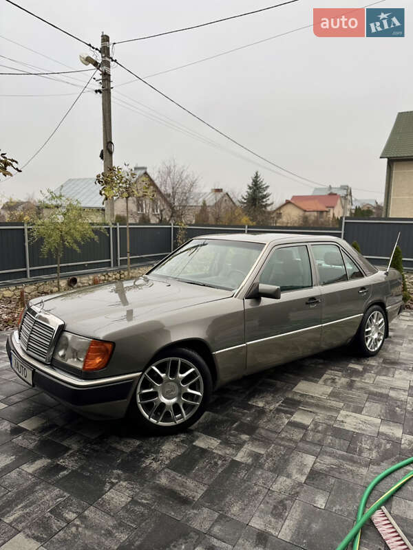 Седан Mercedes-Benz E-Class 1991 в Тернополі