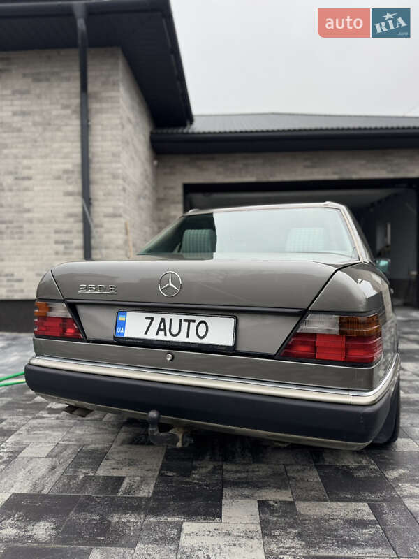 Седан Mercedes-Benz E-Class 1991 в Тернополі