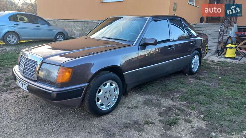 Седан Mercedes-Benz E-Class 1992 в Тернополе