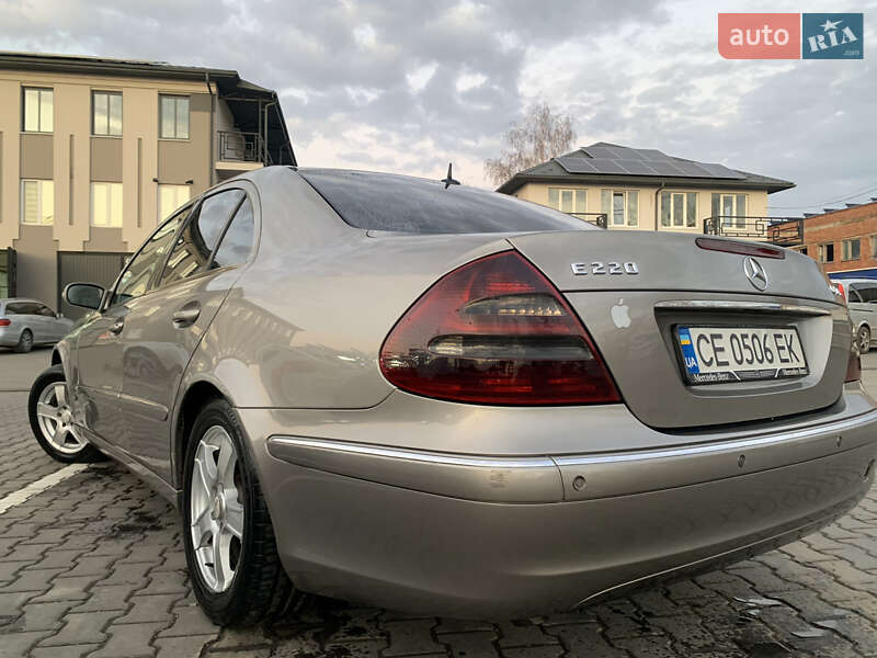 Седан Mercedes-Benz E-Class 2002 в Чернівцях
