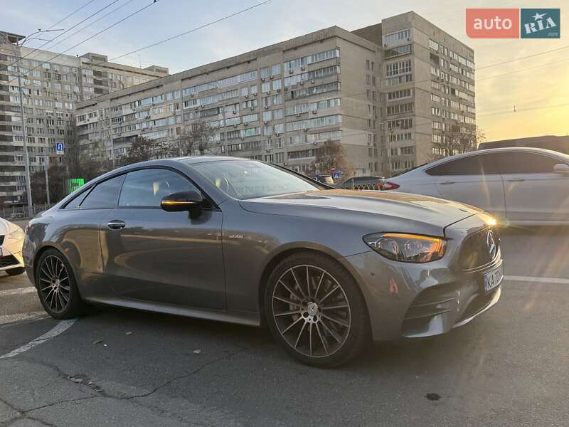 Купе Mercedes-Benz E-Class 2020 в Киеве фото 10 Купе Mercedes-Benz E-Class 2020 в Киеве