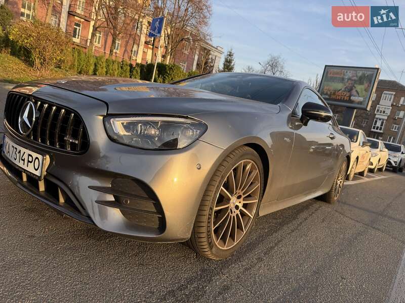Купе Mercedes-Benz E-Class 2020 в Киеве фото 17 Купе Mercedes-Benz E-Class 2020 в Киеве