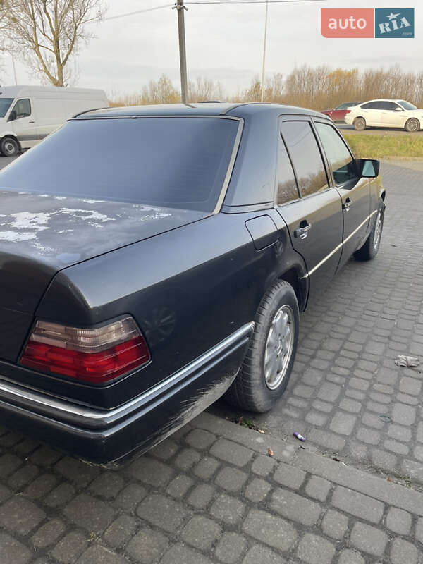 Седан Mercedes-Benz E-Class 1995 в Львові фото 4 Седан Mercedes-Benz E-Class 1995 в Львові