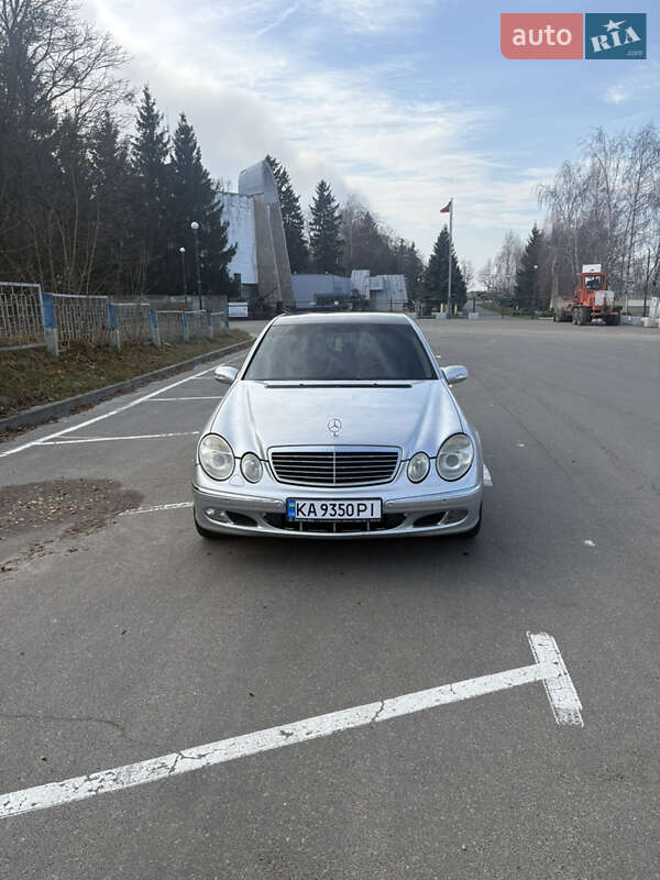 Mercedes-Benz E-Class 2002