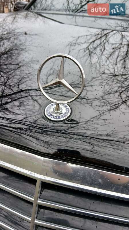 Седан Mercedes-Benz E-Class 2001 в Луцке