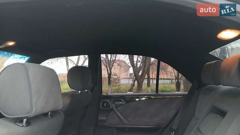 Седан Mercedes-Benz E-Class 2001 в Луцке