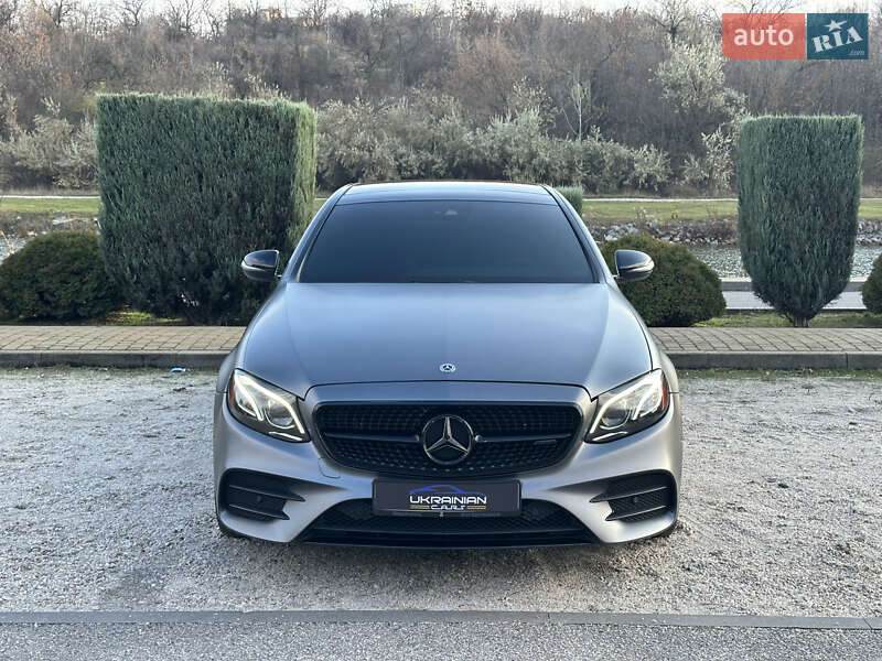 Седан Mercedes-Benz E-Class 2017 в Днепре