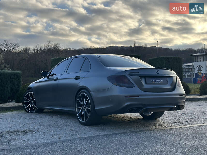 Седан Mercedes-Benz E-Class 2017 в Днепре
