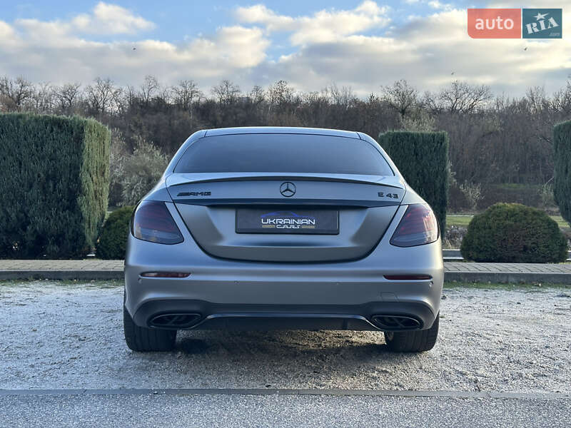 Седан Mercedes-Benz E-Class 2017 в Днепре