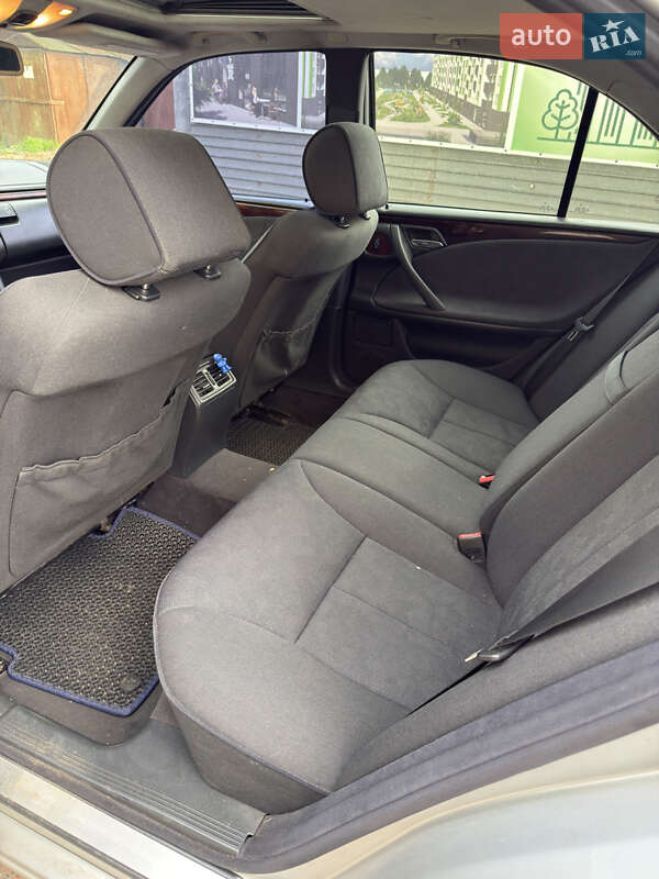 Седан Mercedes-Benz E-Class 2001 в Борисполе